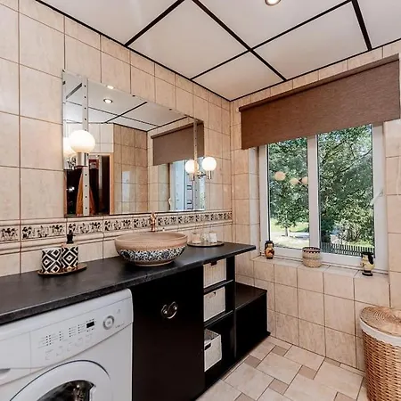 Joenrannalla, Historiaa Ja Modernia Mukavuutta Apartament