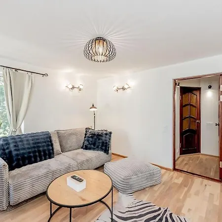 Joenrannalla, Historiaa Ja Modernia Mukavuutta * Pärnu