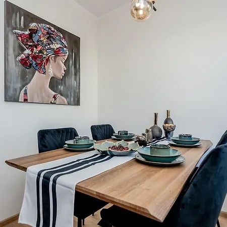 Daire Joenrannalla, Historiaa Ja Modernia Mukavuutta