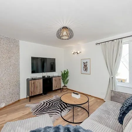 Joenrannalla, Historiaa Ja Modernia Mukavuutta * Pärnu