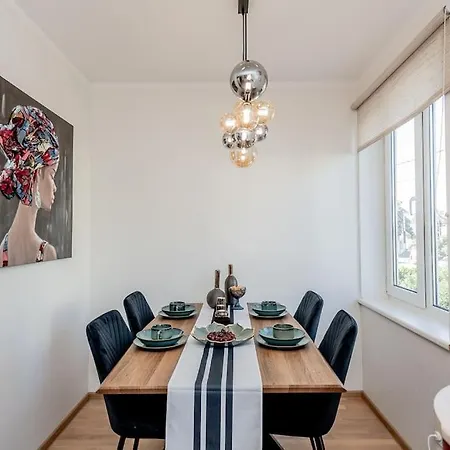 Joenrannalla, Historiaa Ja Modernia Mukavuutta Apartament