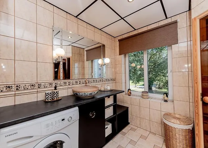 Joenrannalla, Historiaa Ja Modernia Mukavuutta Daire