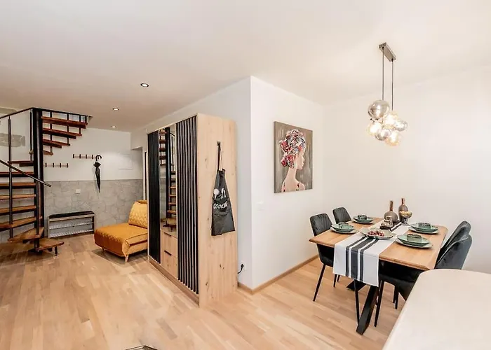 Joenrannalla, Historiaa Ja Modernia Mukavuutta *