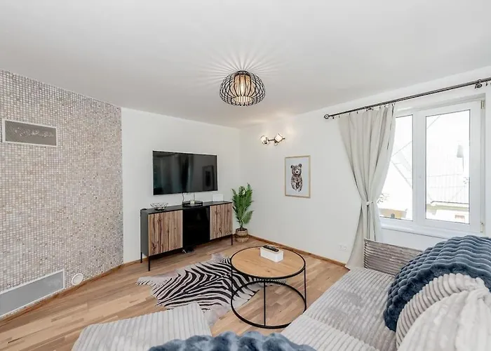 Joenrannalla, Historiaa Ja Modernia Mukavuutta * Pärnu