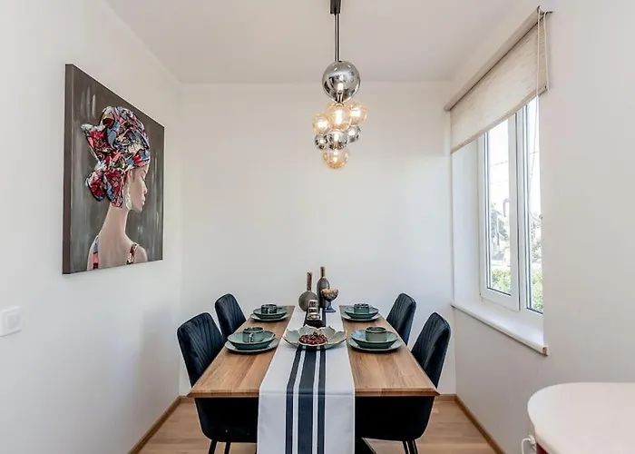 Joenrannalla, Historiaa Ja Modernia Mukavuutta Daire